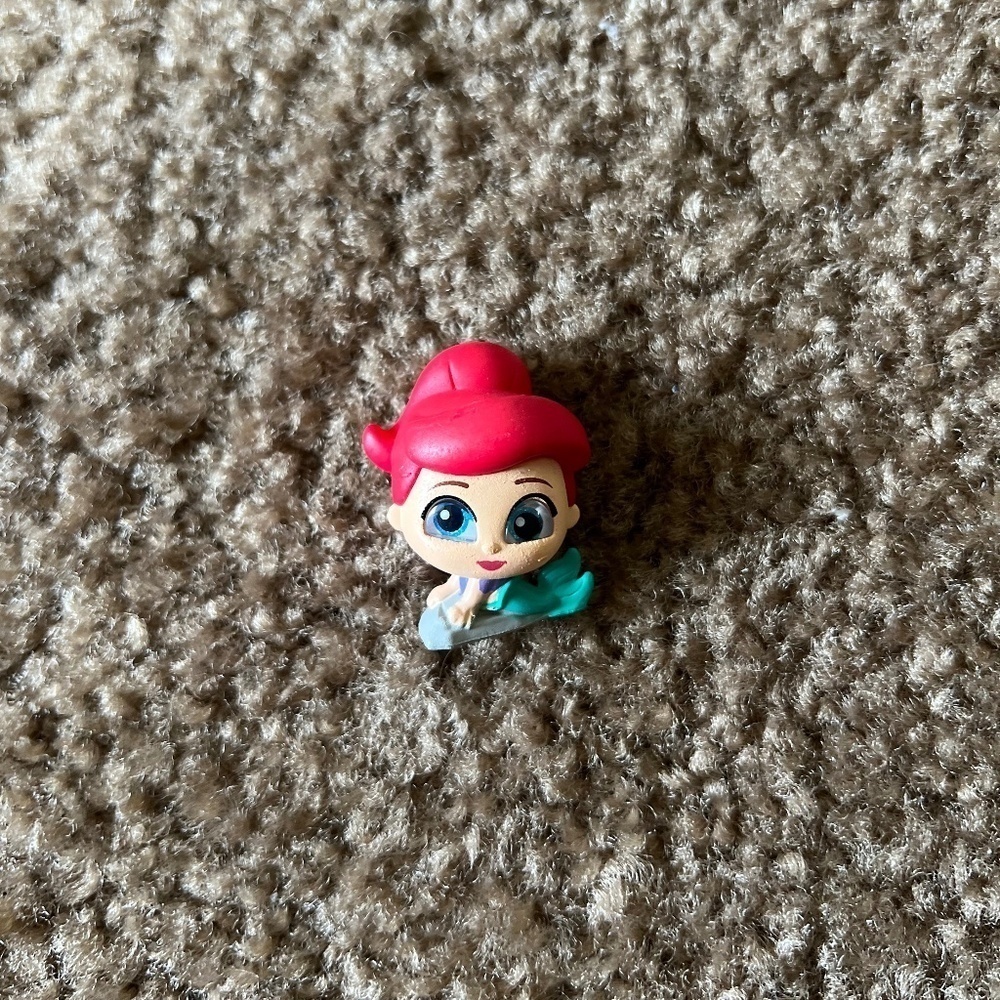 Disney Doorables: Series 8 Ultra Rare Figurine β The Little Mermaid β Ariel - Picture 3 of 5